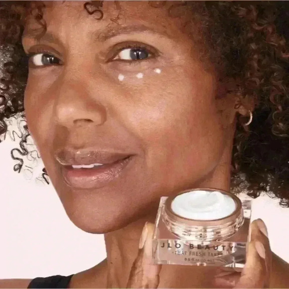 Jennifer Lopez Ultra Hydrating Eye Crem - Picture 4 of 8